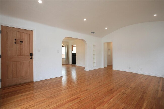 Building Photo - 4039 Meier St