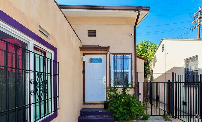 Building Photo - 5825 Venice Blvd