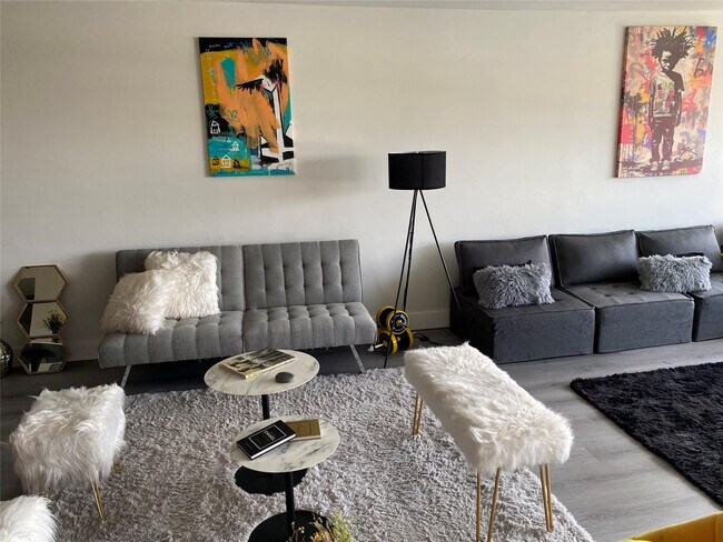 Foto del edificio - 3031 NE 51st St