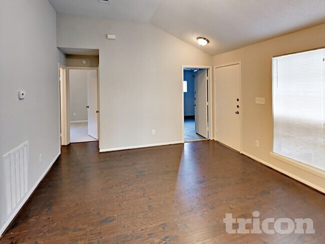 Foto del edificio - 7814 Eastern Bluebird Dr