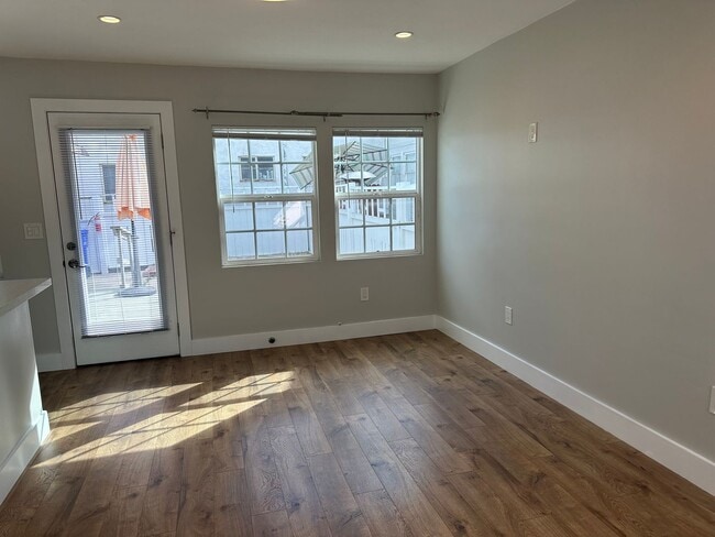 Building Photo - 4550-4550 B 42nd St.