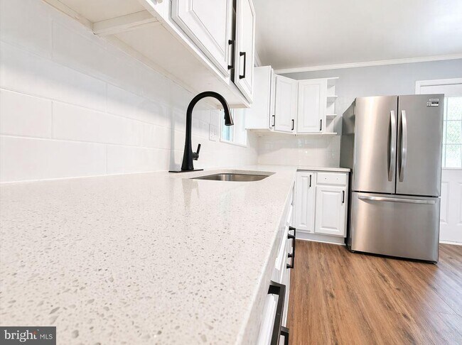 Foto del edificio - 2609 Lauretta Ave