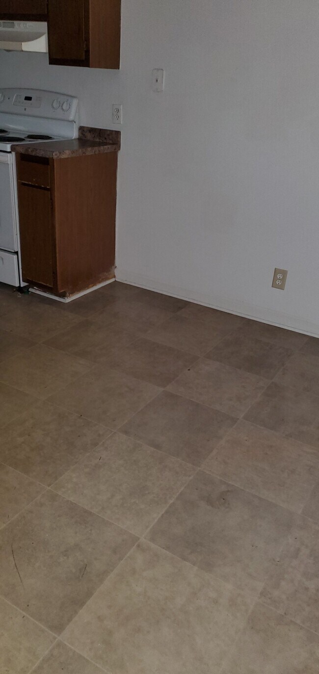 Dining room - 801 Burcale Rd