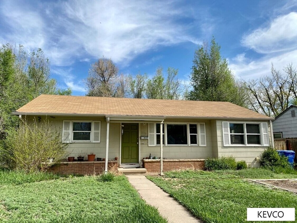 Foto principal - Charming Three Bedroom!