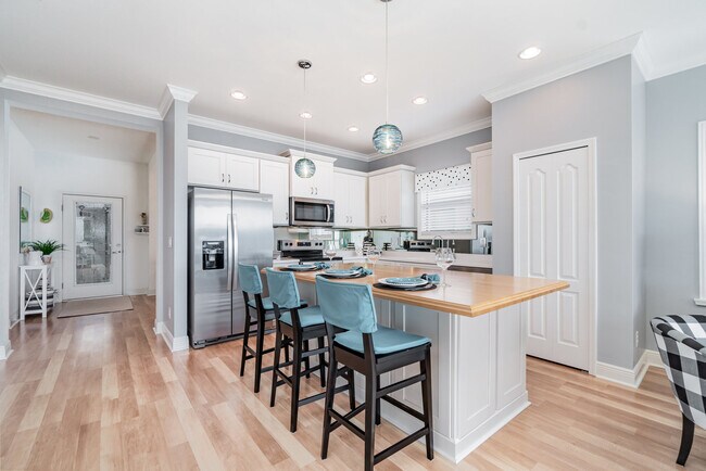Foto del edificio - 4482 Waterscape Ln