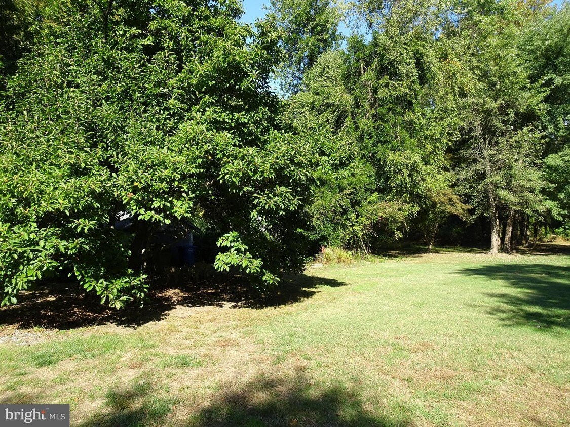 93 10th St, Evesham Township, NJ 08053 House for Rent in Evesham