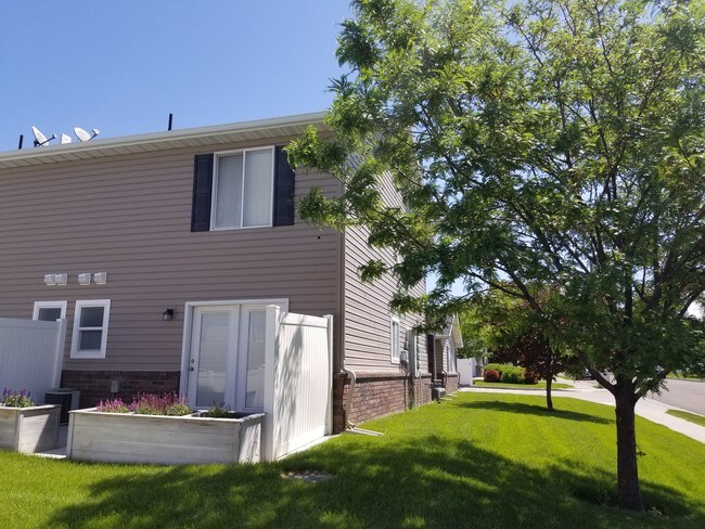 Foto del edificio - 550 Pheasant Ridge Dr