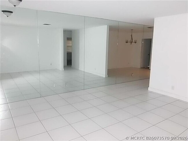Foto del edificio - 1905 SW 86th Ave