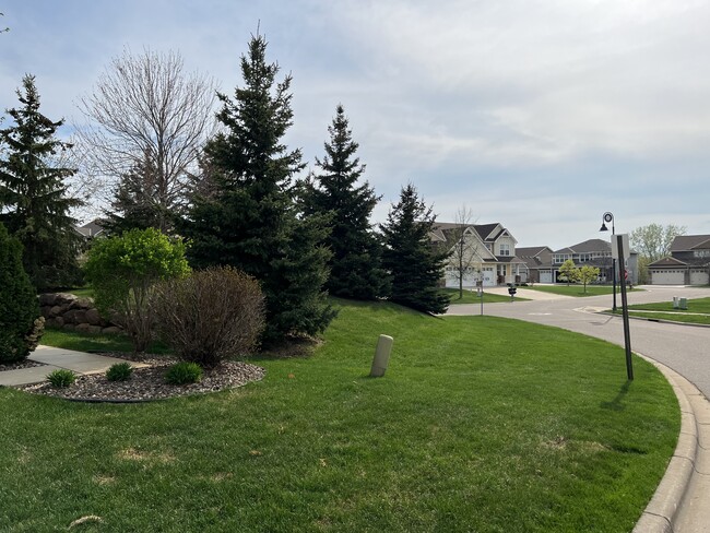 Building Photo - 3294 Red Oak Trl