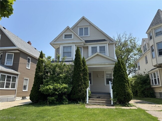 Building Photo - 1481 Robinwood Ave