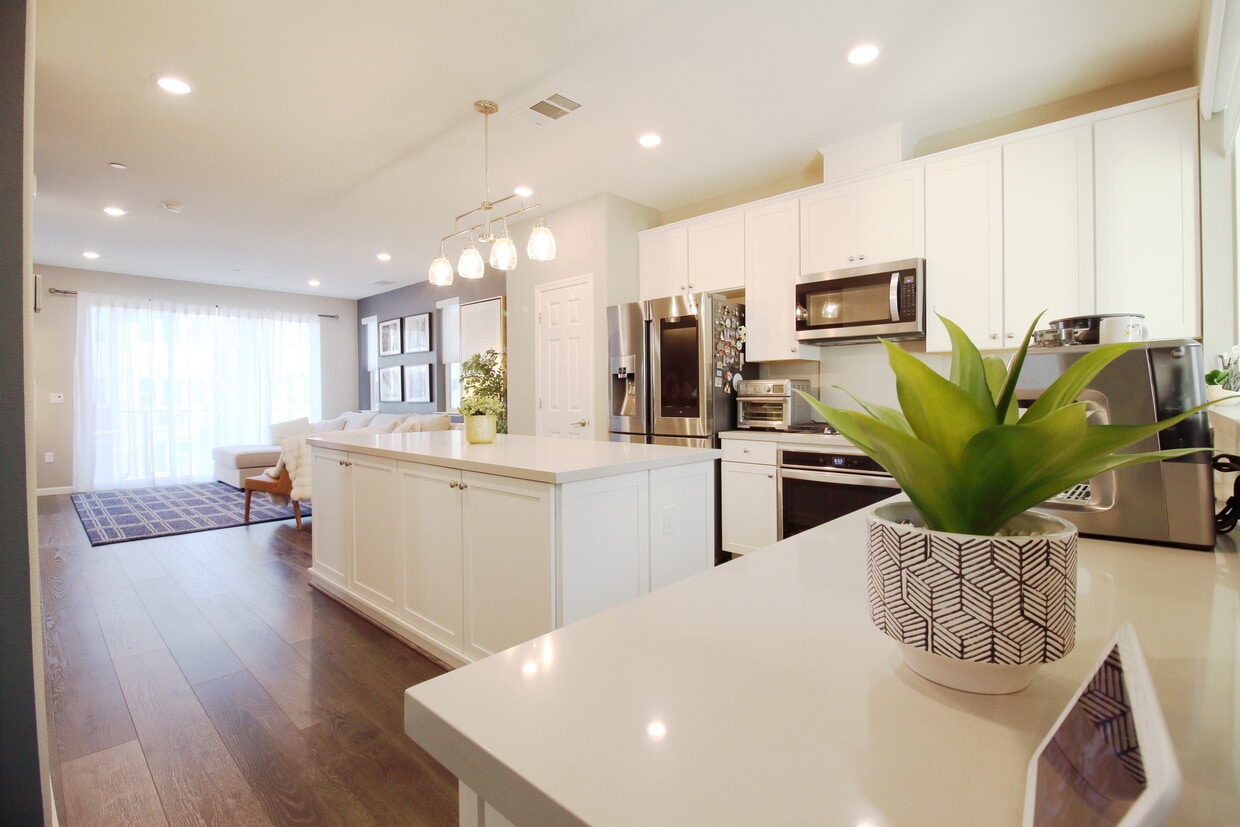 Primary Photo - 164 Agustin Narvaez St