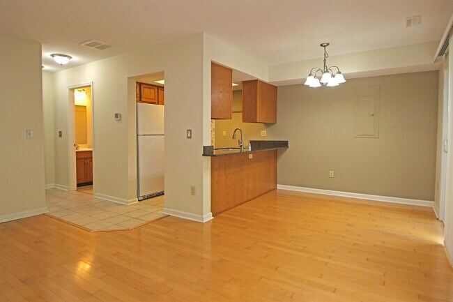 Foto del edificio - 2411 Avonlea Ln