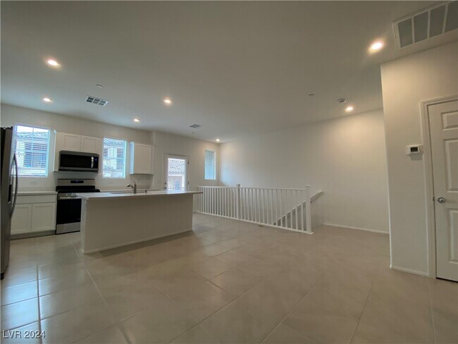 Building Photo - 657 Foam Flower Ln