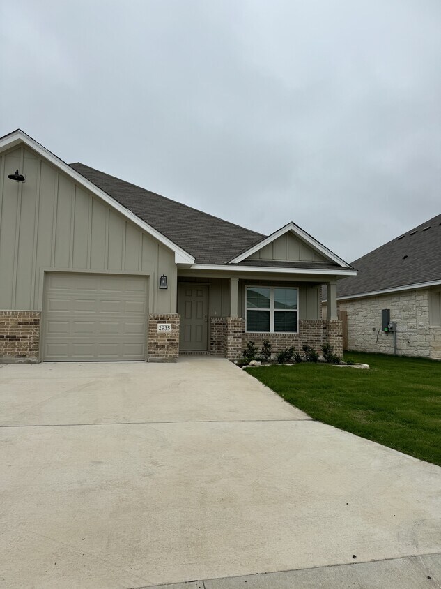 Primary Photo - 2935 Wasilla Dr