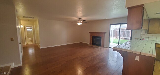 Building Photo - 4 br, 2 bath House - 2445 Mitchell Avenue