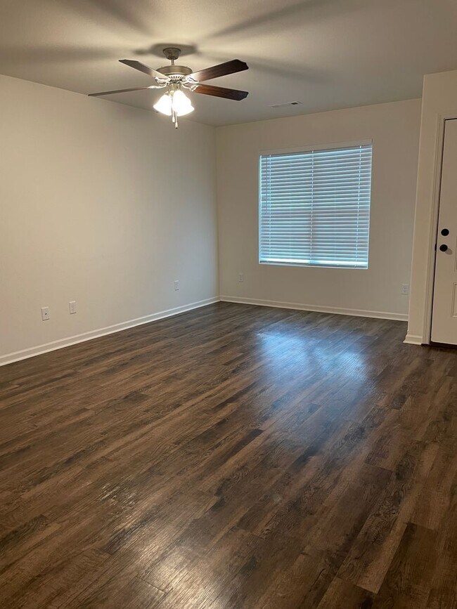 Foto del edificio - COMING SOON: 3BR/2BA Home in Nice Neighborhood in Webb City, MO.