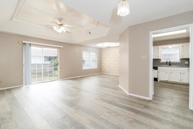 Foto del edificio - 2807 Montgomery Dr
