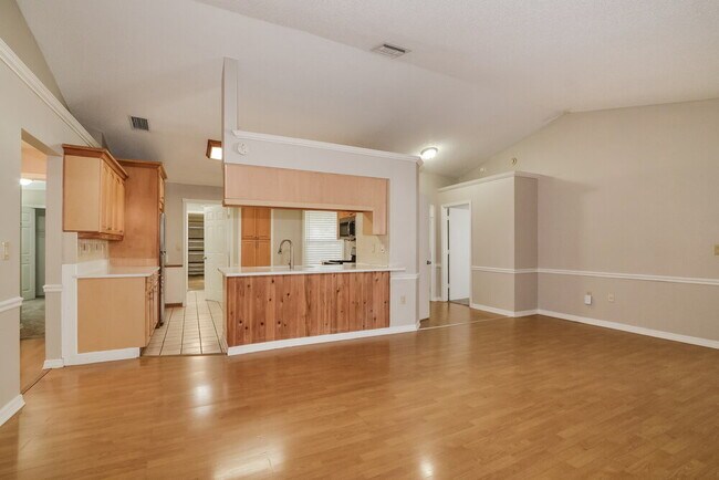 Building Photo - 58 Lake Daisy Blvd