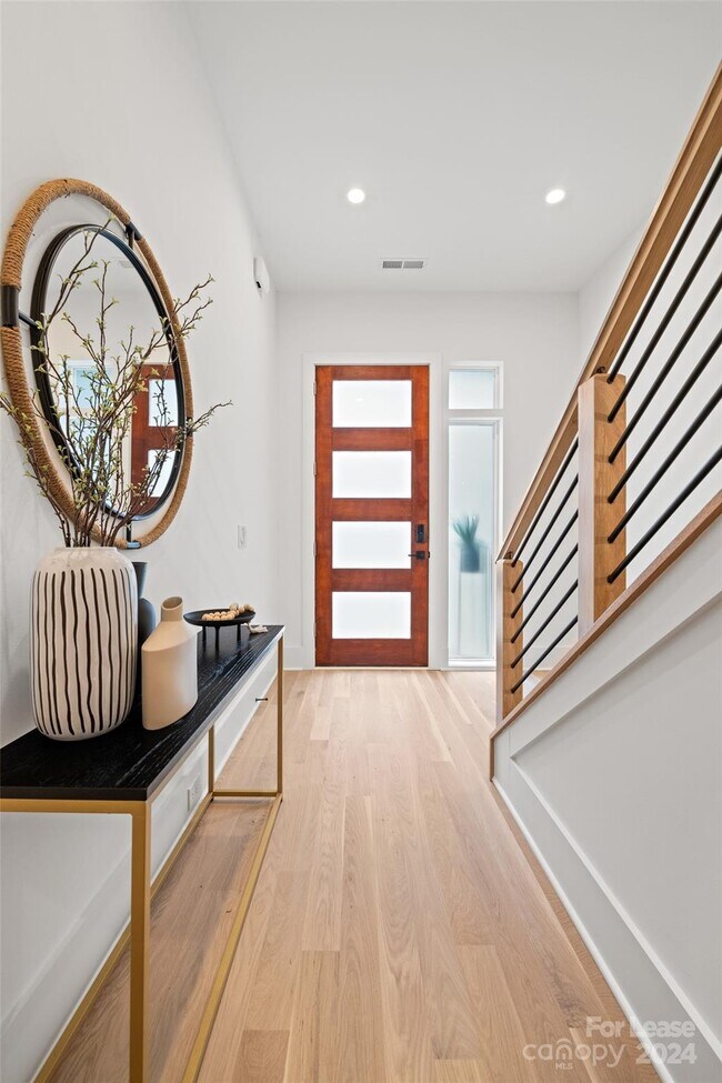 Foto del edificio - 4705 Walden Ct