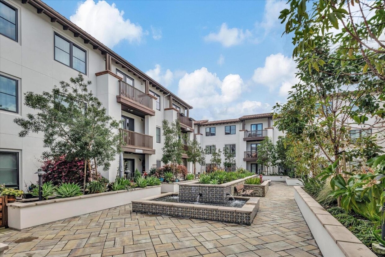 Foto principal - 657 Walnut St