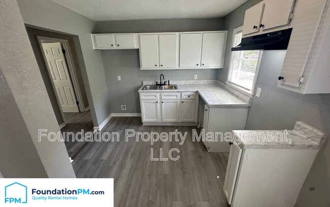 Foto del edificio - 4995 Stacey Rd