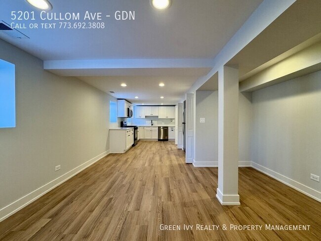 Foto del edificio - 5201 W Cullom Ave