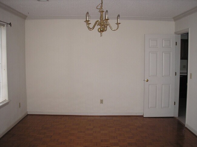 Foto del edificio - 414 Saddlebrooke Rd