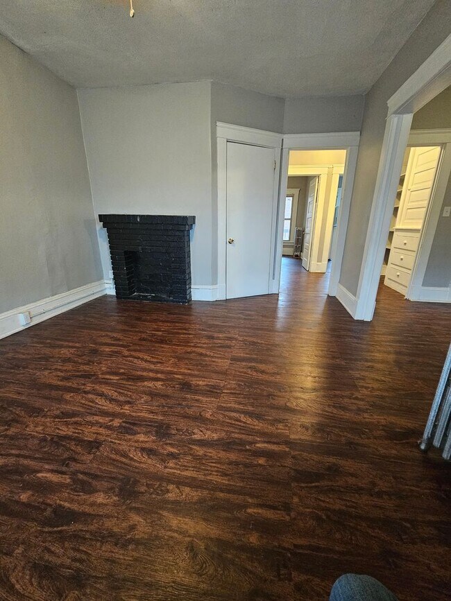 Building Photo - Clifton/Warren Rd 13 Units