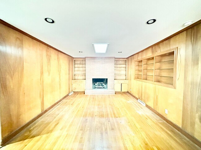 Foto del edificio - 952 Hawthorne Ln