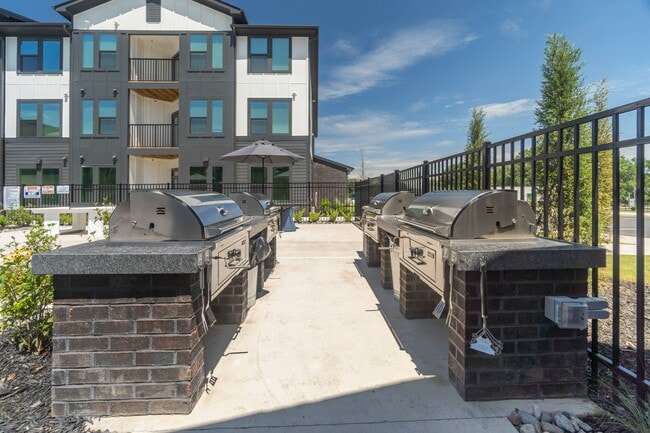 Building Photo - Evolve at Lake Norman