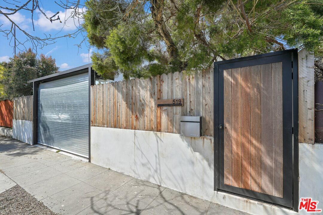 Primary Photo - 519 Santa Clara Ave