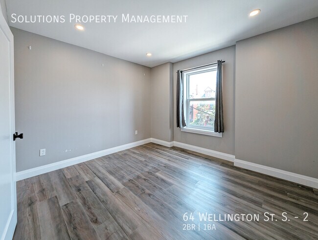 Photo du bâtiment - **Beautifully Kept 2 Bedroom Unit**