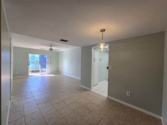 Building Photo - 950 S Kanner Hwy