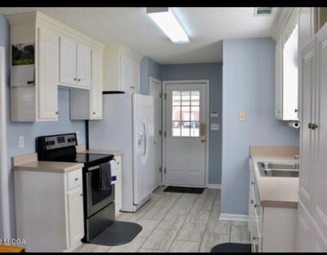 Foto del edificio - 104 Englewood Ct