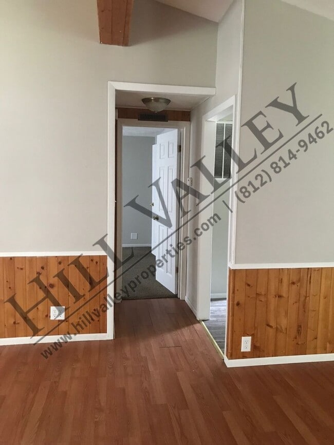 Building Photo - Four Bedroom, Two Bathroom Home