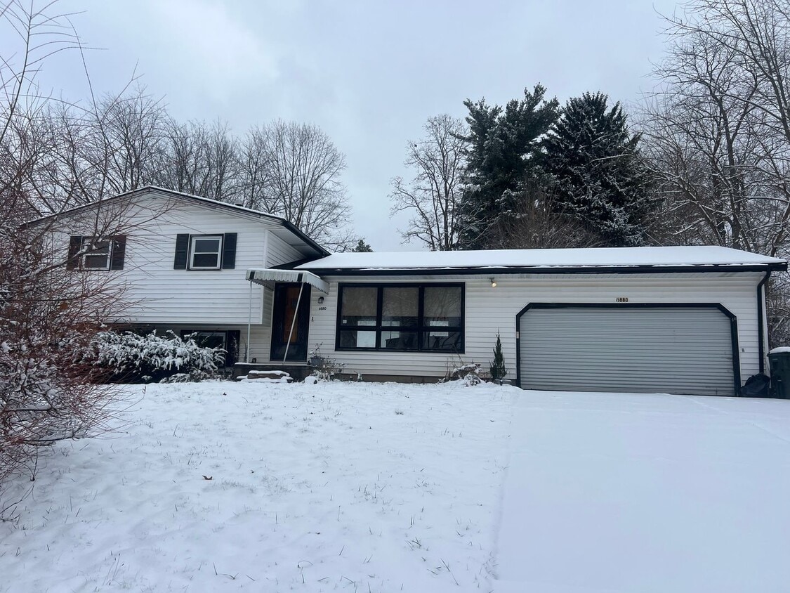 Primary Photo - Updated 3-Bed Ranch in Plain Local Schools! Fenced Yard & Jetted Tub