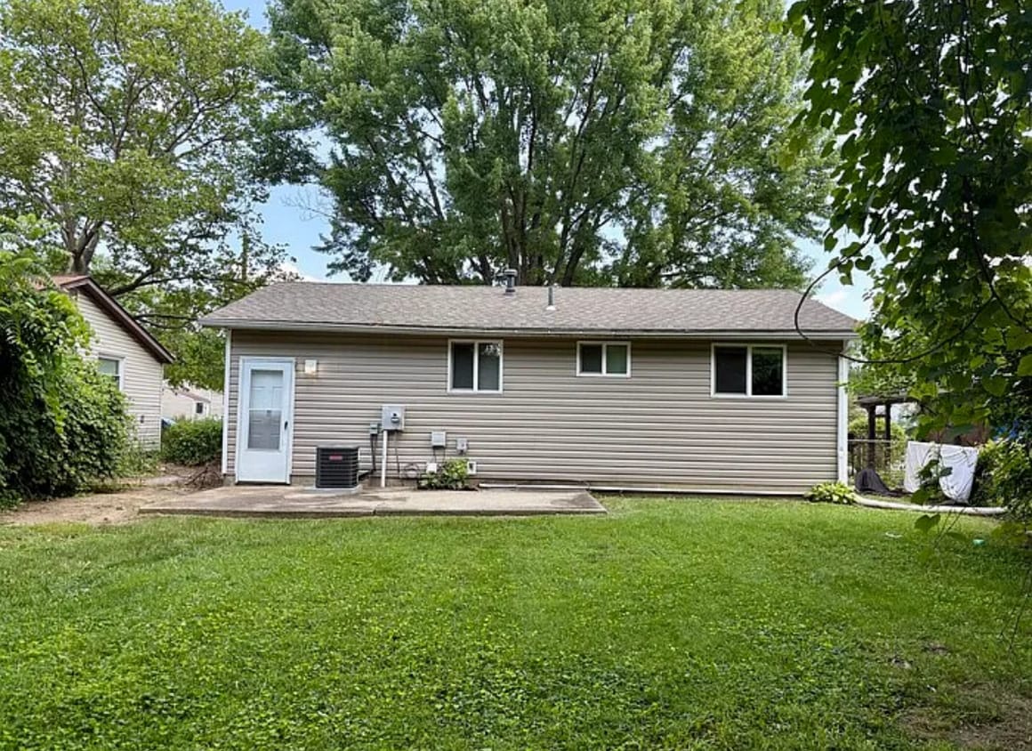 Primary Photo - 3411 Clarkston Ave