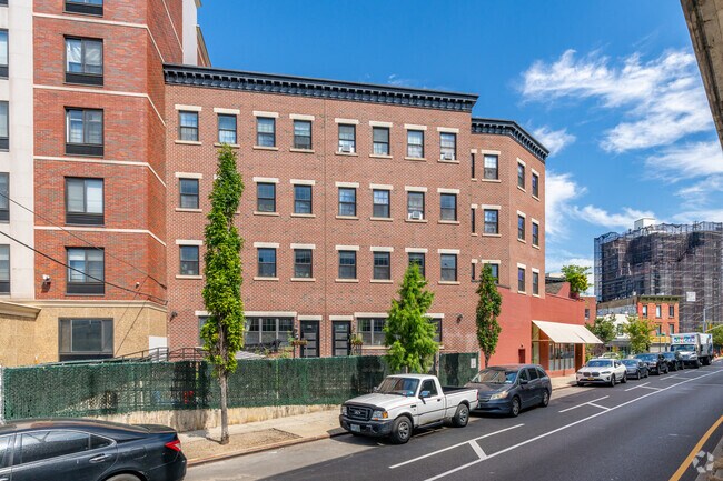 Building Photo - 44 Withers St