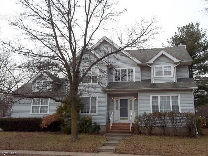 Foto principal - 78 Nostrand Rd