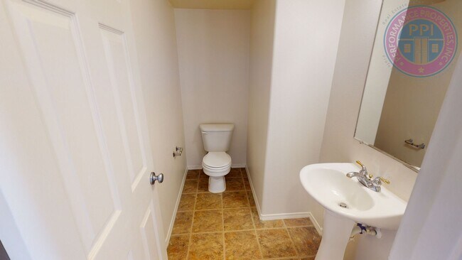 Building Photo - Bethany - Central Air, Pet Friendly, Near ...