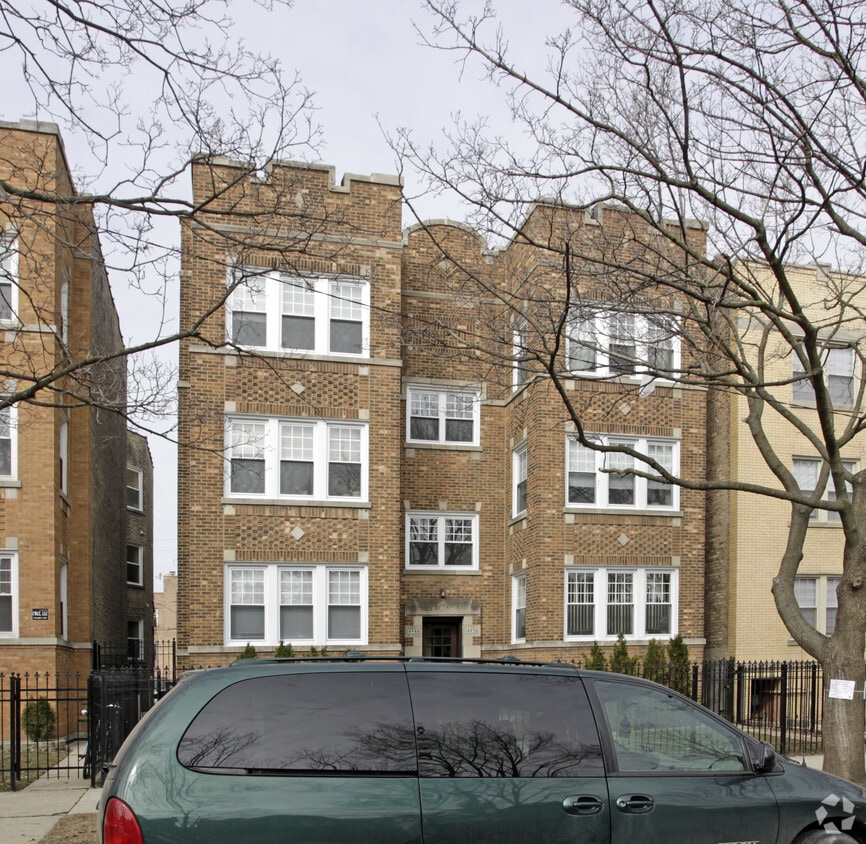 Building Photo - 4948-4950 N Christiana Ave
