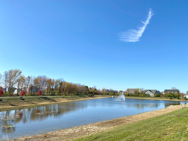 Building Photo - 6685 Hawthorne Dr