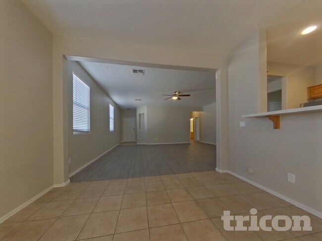 Foto del edificio - 7329 W Darrel Rd