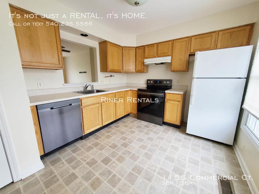 1155 Commercial Ct, Harrisonburg, VA 22802 Townhouse for Rent in