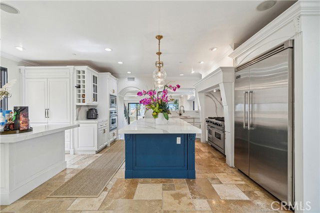 Building Photo - 312 Carnation Ave