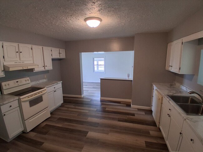 Foto del edificio - 227 W 3rd St