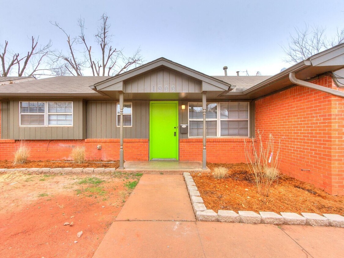 Spacious 4 bedroom in Edmond! - Spacious 4 bedroom in Edmond!