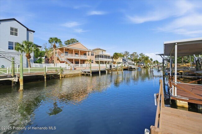 Foto del edificio - 7527 Hatteras Dr