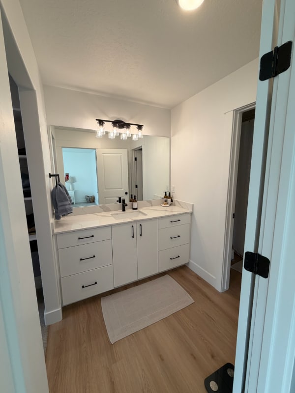 Foto del edificio - 256 W 710 N