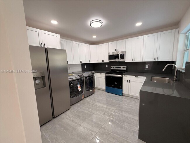 Foto del edificio - 809 NW 12th Ave